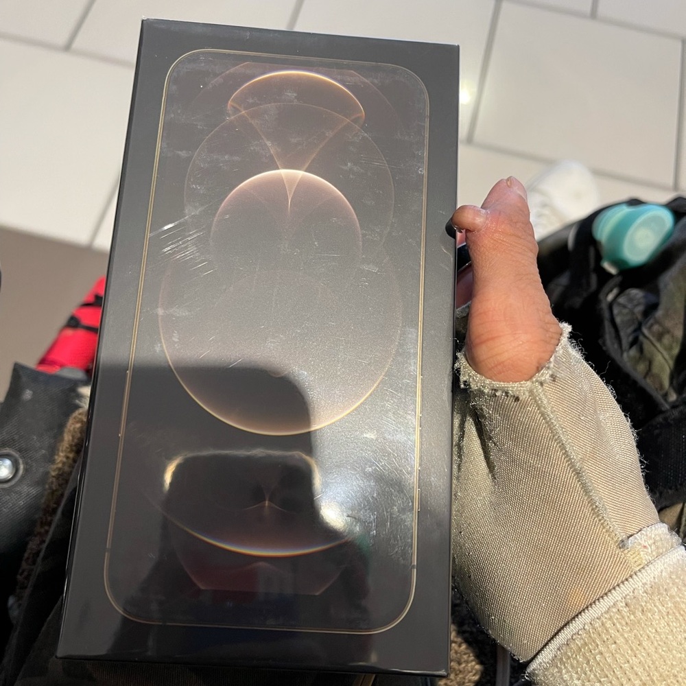 I’m selling iPhone 12 Pro Max 512 GB - Picture 2 of 2